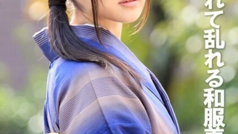 COM-355 Beautiful woman in Japanese clothes who is being hugged by a man 260 2